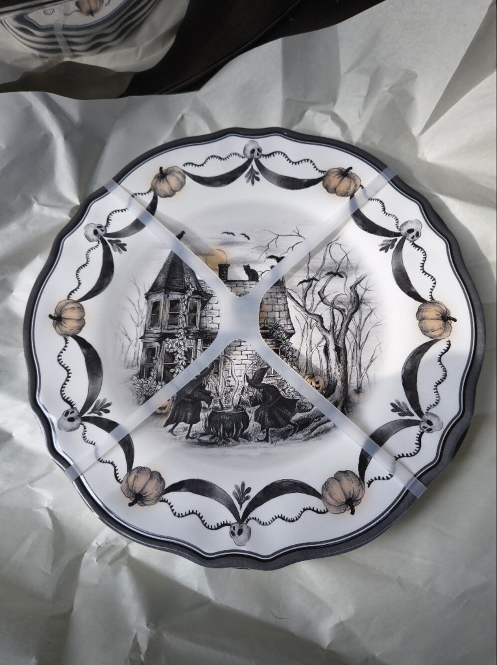 Set of  4 Witches With Cauldron Melamine Halloween Plates